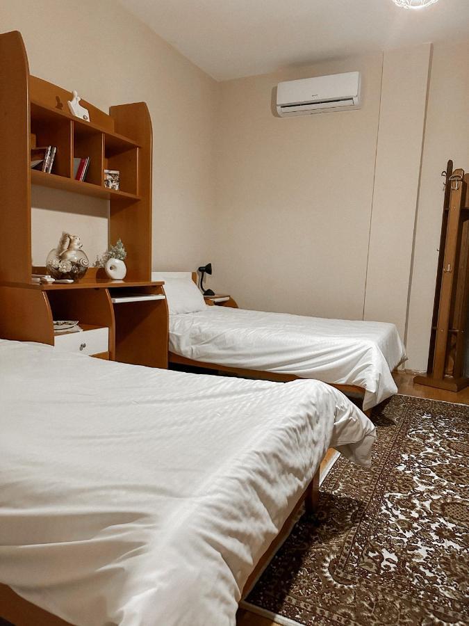 Villa Malo Guesthouse Korce Exterior photo