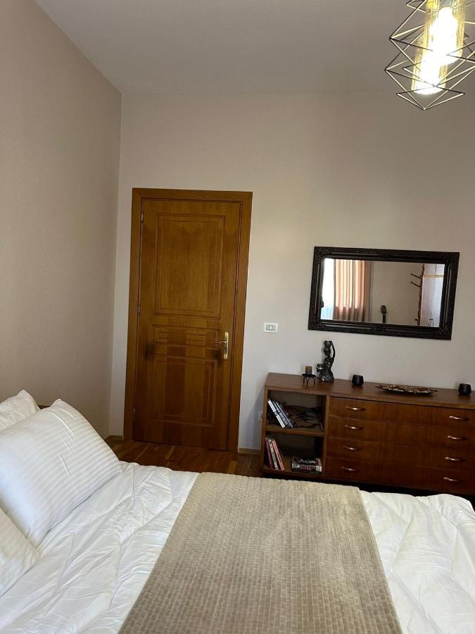 Villa Malo Guesthouse Korce Exterior photo